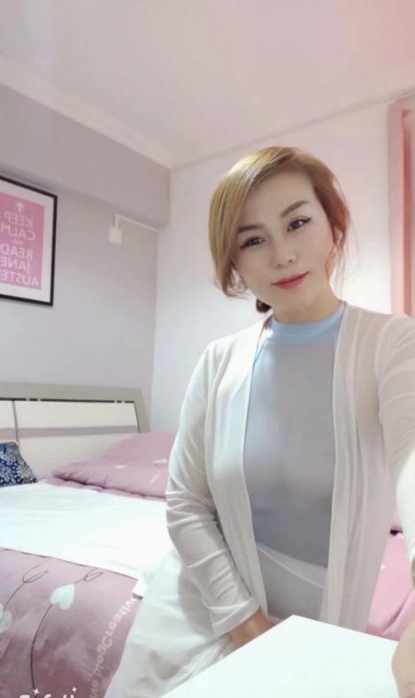 能泻火的骚逼熟女